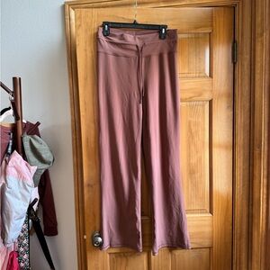 Vuori Wide Leg Pant